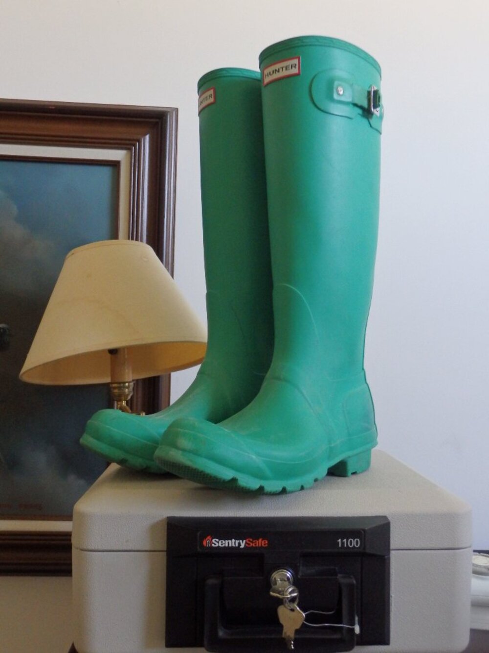 Mint Green TALL Hunter rainboots wellies size 9  Good shape